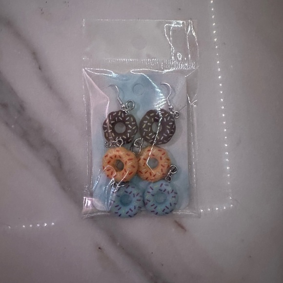 Super adorable, dangled doughnut, dessert, earrings (handmade) - Picture 3 of 5